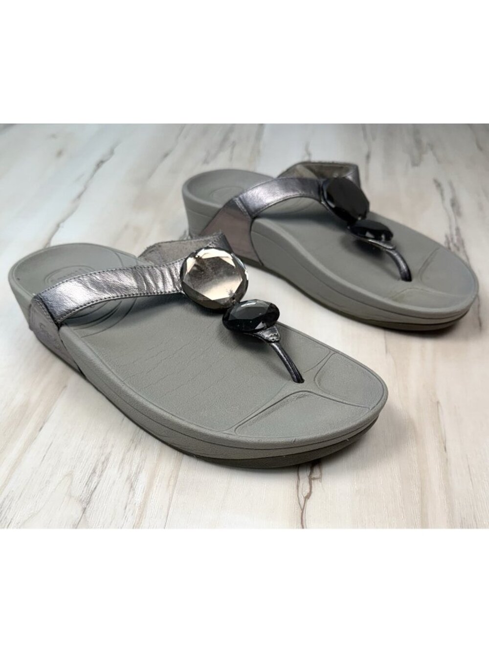 FITFLOPS Womens US 7 Pierre Metallic Silver Jeweled Slip-On SANDALS Shoe 136-054